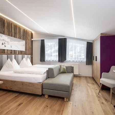 Austria Alpinhotel Ski In Ski Out An Der Edelweissbahn โอเบอร์เทาเอิร์น ภายนอก รูปภาพ