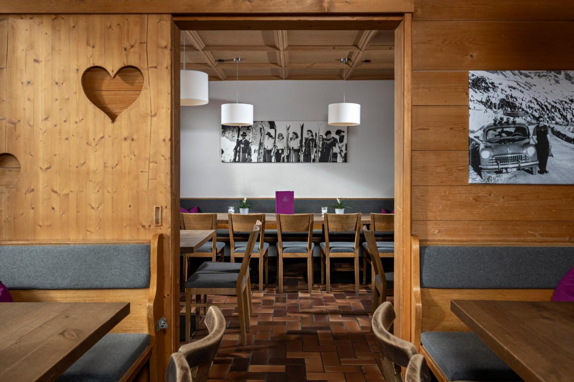Austria Alpinhotel Ski In Ski Out An Der Edelweissbahn โอเบอร์เทาเอิร์น ภายนอก รูปภาพ