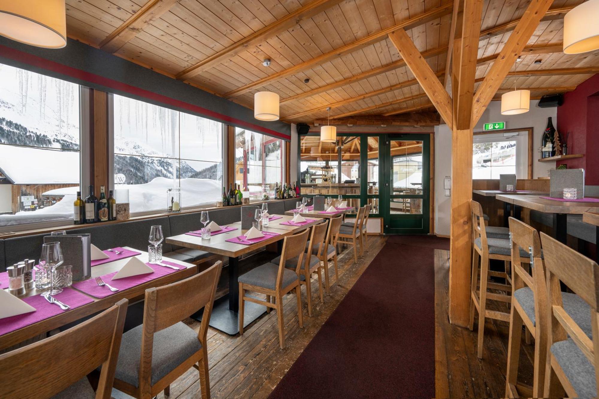 Austria Alpinhotel Ski In Ski Out An Der Edelweissbahn โอเบอร์เทาเอิร์น ภายนอก รูปภาพ