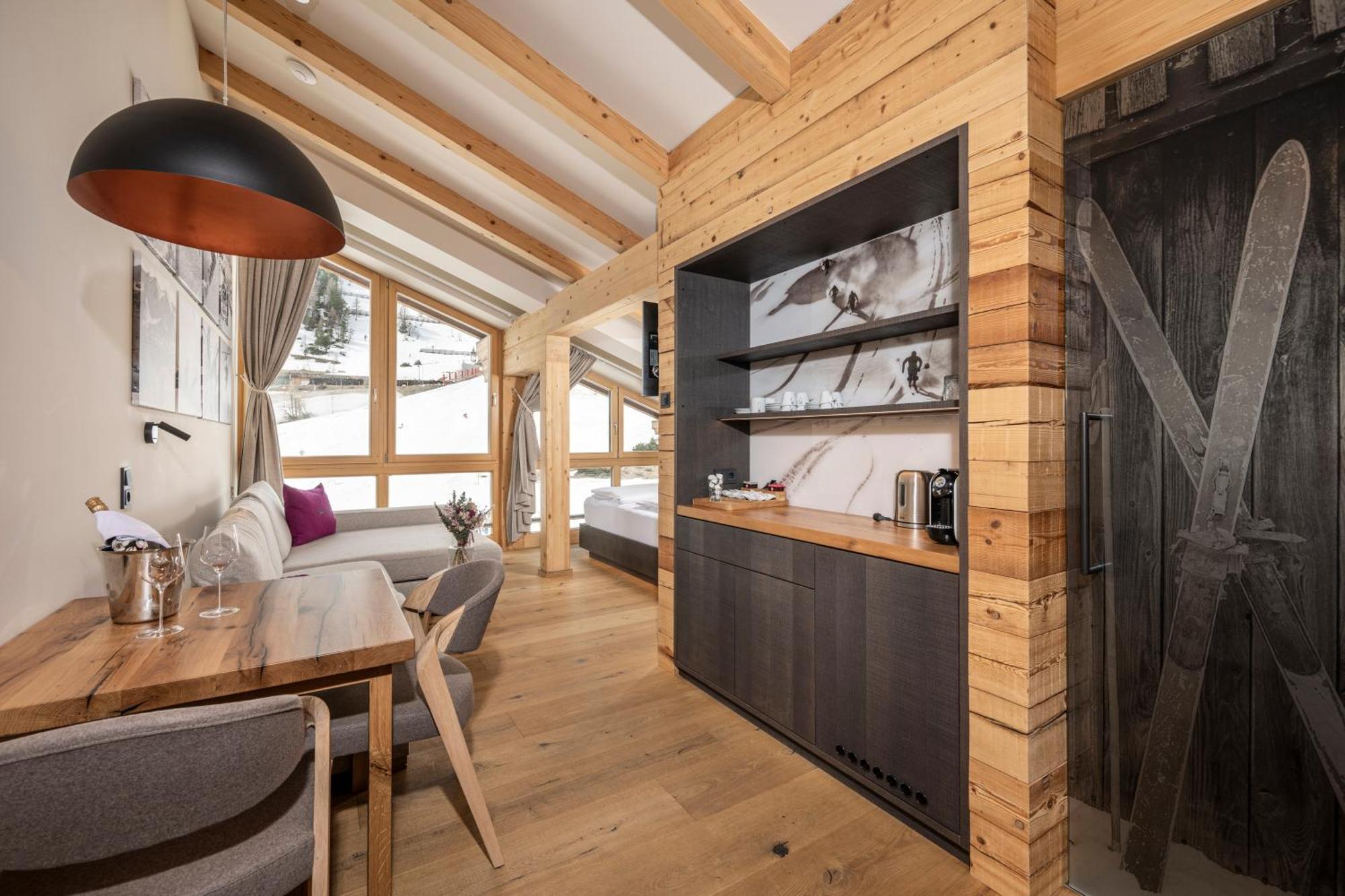 Austria Alpinhotel Ski In Ski Out An Der Edelweissbahn โอเบอร์เทาเอิร์น ภายนอก รูปภาพ